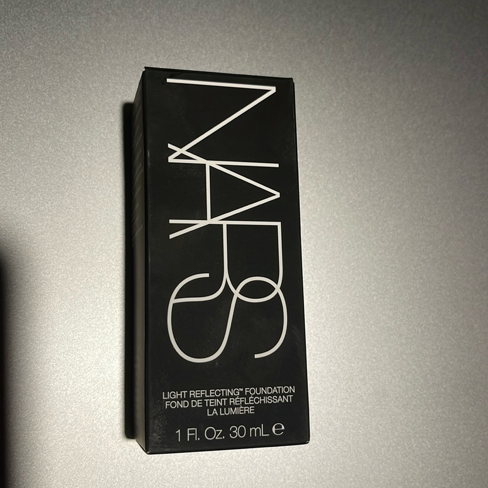 NARS Light Reflecting Advanced Skincare Foundation